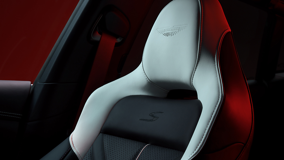 DBX S SCULPTED LEATHER HEADREST