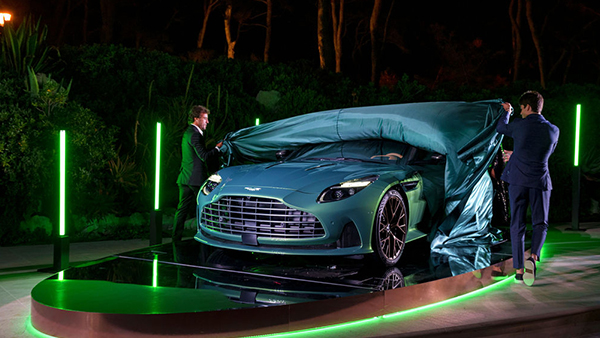 Aston Martin, dünyanın ilk Super Tourer’ı olan yepyeni modeli DB12’yi Cannes Uluslararası Film Festivali sırasında gerçekleştirdiği lansmanla tanıttı!