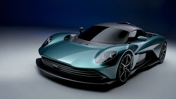 Aston Martin Valhalla ve DBS 770 Ultimate Türkiye'de!